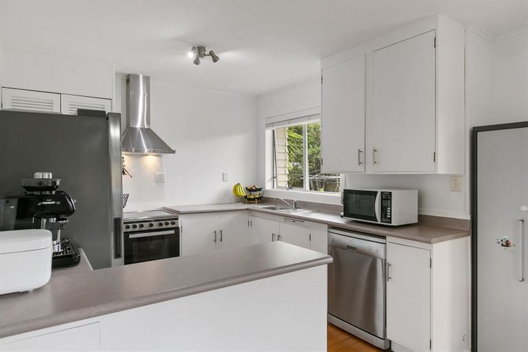 Photo of property in 1/8 Beldon Place, Pakuranga Heights, Auckland, 2010