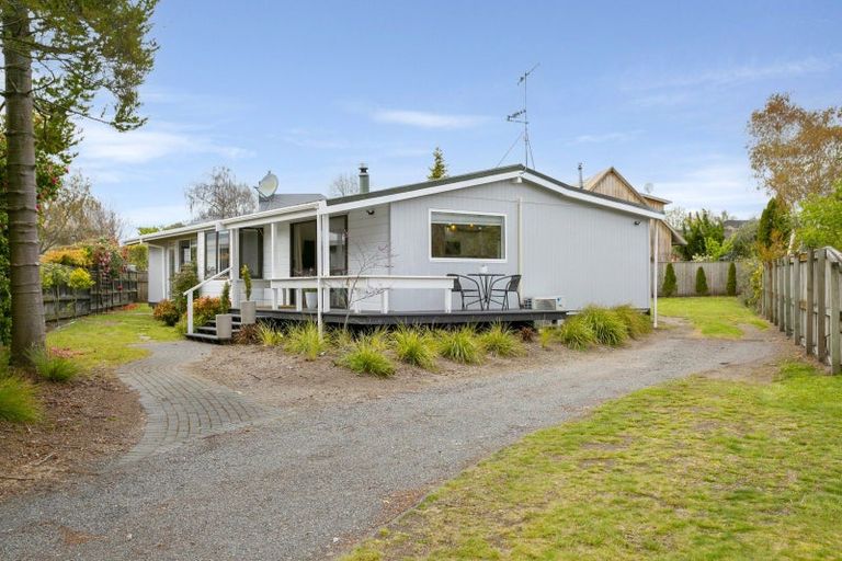 Photo of property in 4 Kathleen Place, Rainbow Point, Taupo, 3330