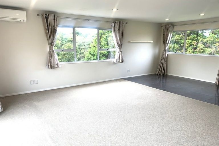 Photo of property in 25 Schnapper Rock Road, Greenhithe, Auckland, 0632