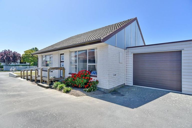 Photo of property in 1/15 Heathglen Avenue, Parklands, Christchurch, 8083