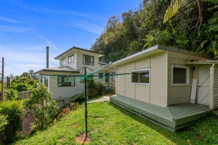 Photo of property in 29 Lake Okataina Road, Lake Okataina, Rotorua, 3074