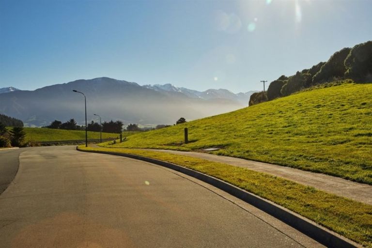 Photo of property in 11 Knowles Crescent, Kaikoura Flat, Kaikoura, 7371