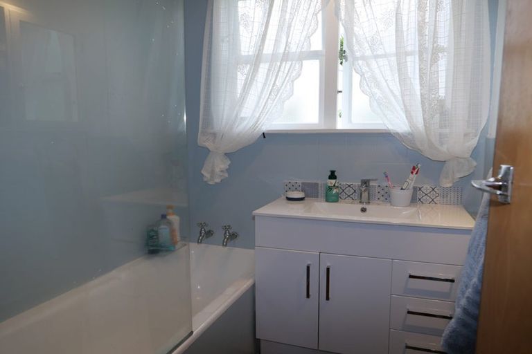 Photo of property in 82 Severn Street, Island Bay, Wellington, 6023