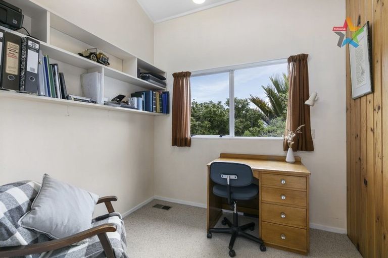 Photo of property in 16 Summit Road, Fairfield, Lower Hutt, 5011