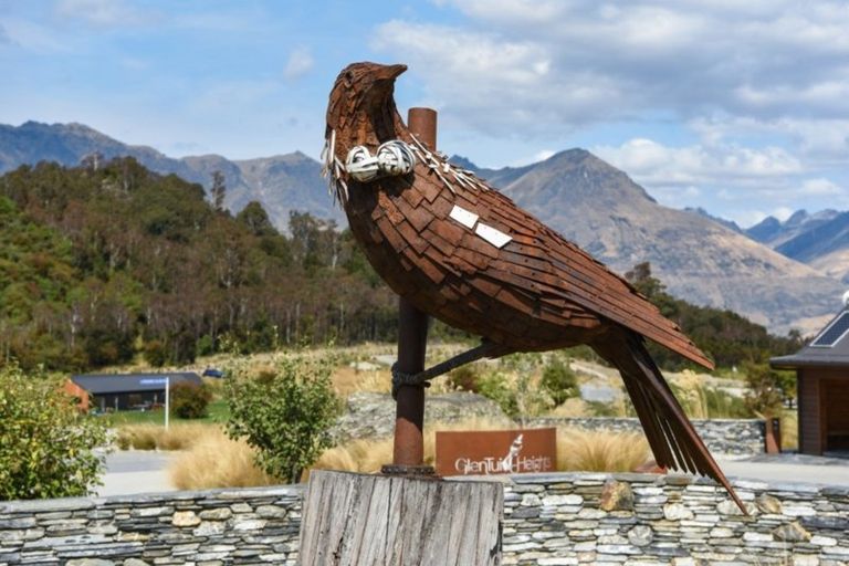 Photo of property in 17 Peregrine Falcon Road, Mount Creighton, Queenstown, 9371