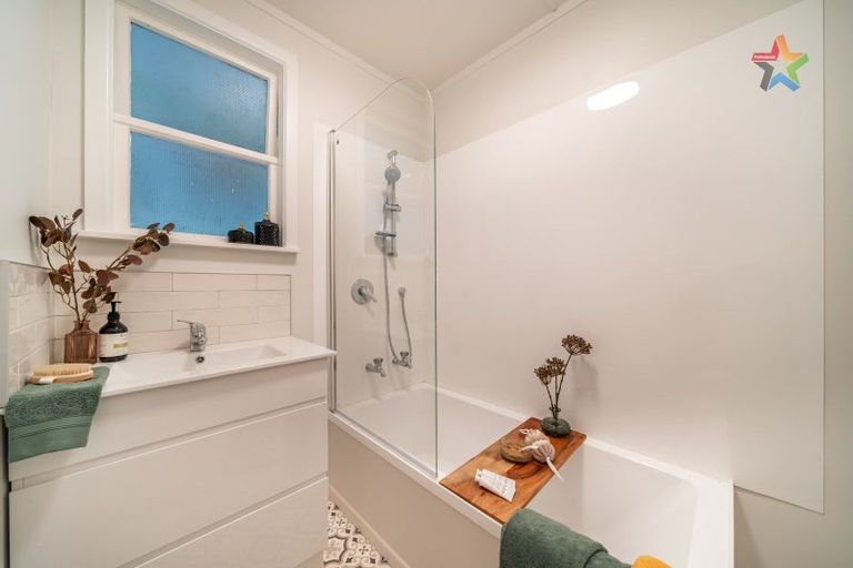 Photo of property in 41 Bird Grove, Stokes Valley, Lower Hutt, 5019