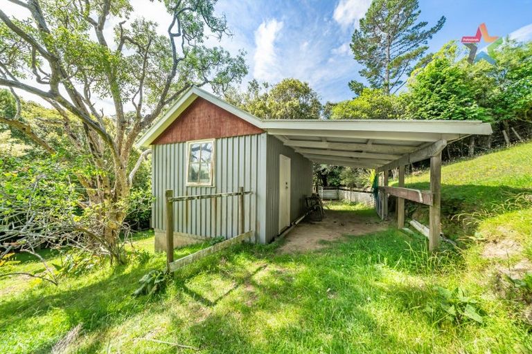Photo of property in 1119 Coast Road, Wainuiomata Coast, Wainuiomata, 5373