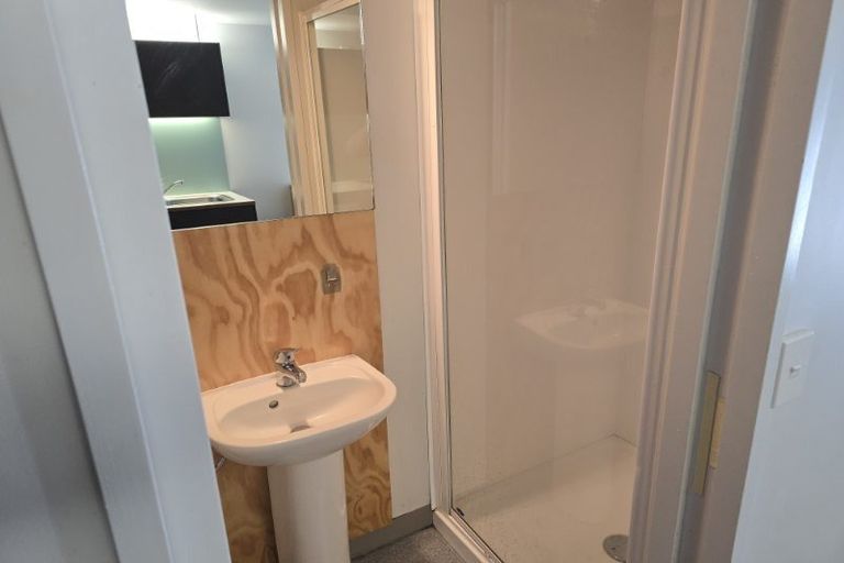 Photo of property in Urbane Apartments, 39/29 Webb Street, Mount Cook, Wellington, 6011