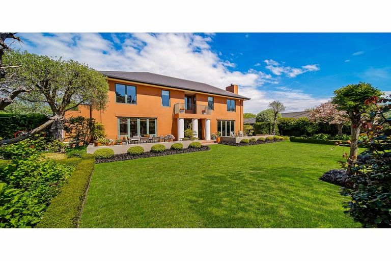 Photo of property in 16 Ridgewood Place, Shirley, Christchurch, 8061