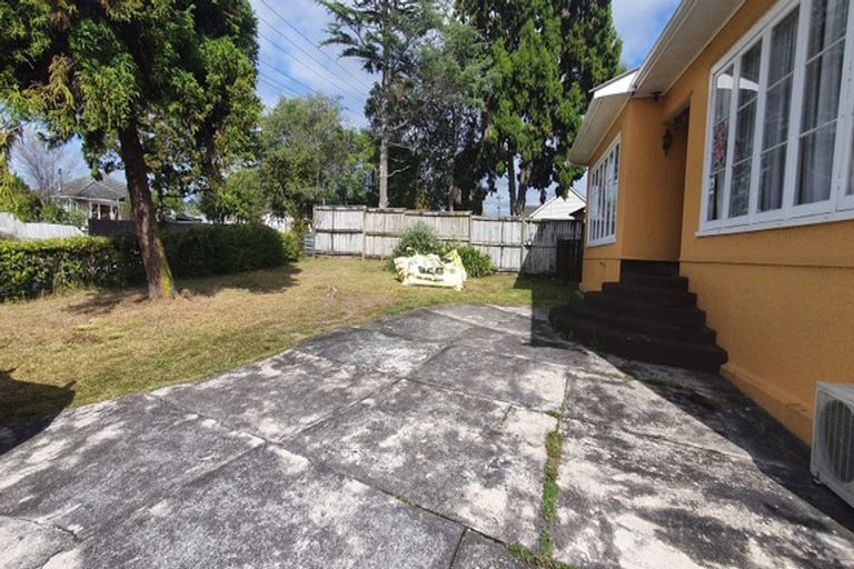 Photo of property in 385 West Coast Road, Glen Eden, Auckland, 0602