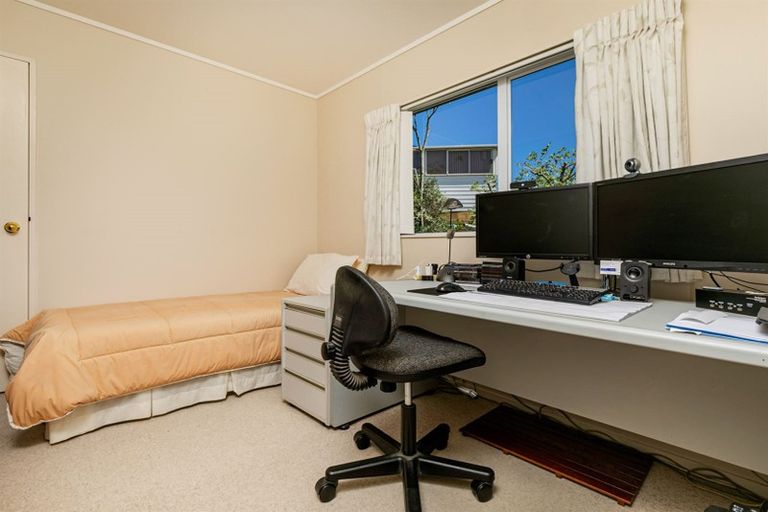 Photo of property in 3 Gala Place, Henderson, Auckland, 0612