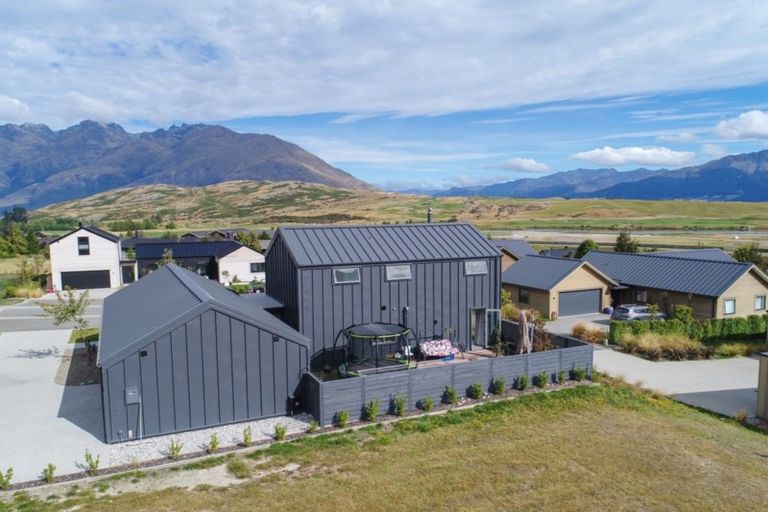 Photo of property in 6 Polperro Court, Jacks Point, Queenstown, 9371