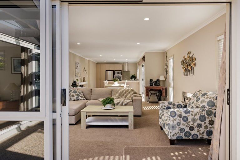 Photo of property in 16 Bridgewater Way, Pyes Pa, Tauranga, 3112