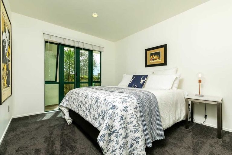 Photo of property in 33a Galaxy Drive, Mairangi Bay, Auckland, 0630