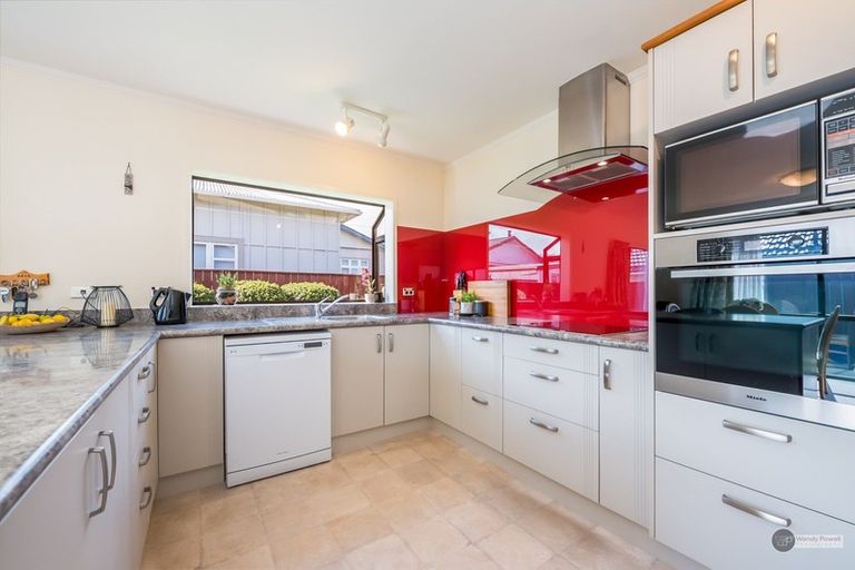 Photo of property in 15a Collingwood Street, Waterloo, Lower Hutt, 5011