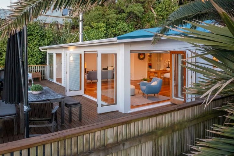 Photo of property in 20 Pingau Street, Paekakariki, 5034