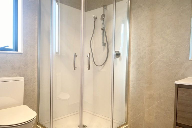 Photo of property in 35b Matipo Road, Te Atatu Peninsula, Auckland, 0610