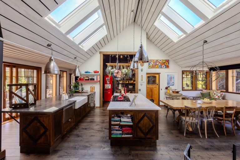 Photo of property in 270 Beacon Point Road, Wanaka, 9305