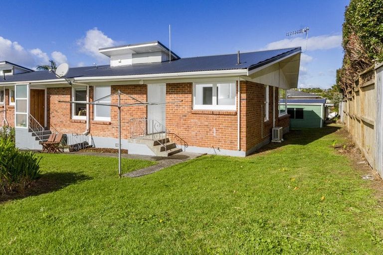 Photo of property in 4/11 Evelyn Place, Hillcrest, Auckland, 0627