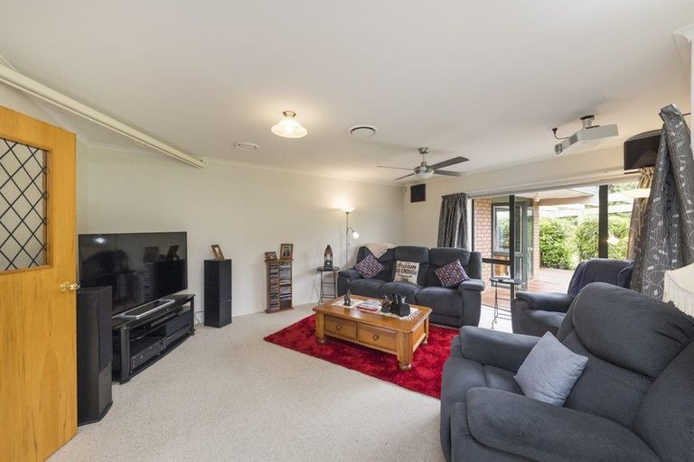 Photo of property in 234 Polson Hill Drive, Aokautere, Palmerston North, 4471