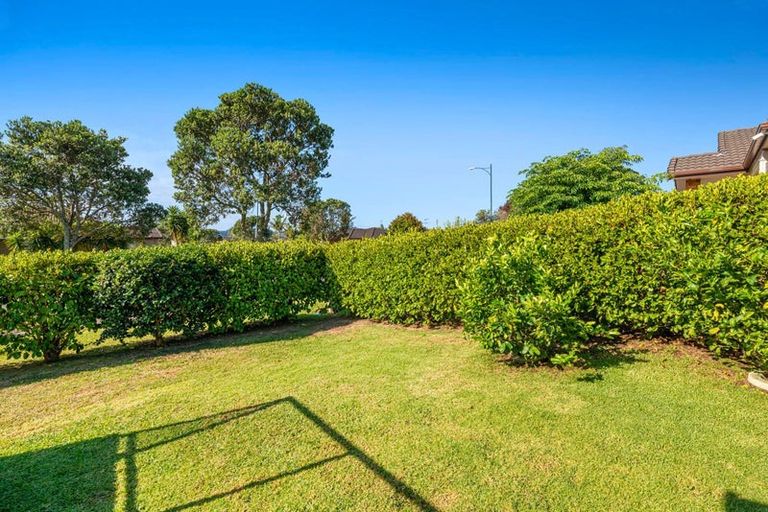 Photo of property in 1 Anchorite Way, Red Beach, 0932