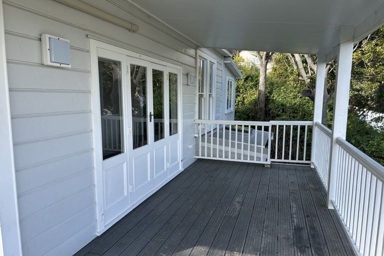 Photo of property in 1 Denholm Road, Hospital Hill, Napier, 4110