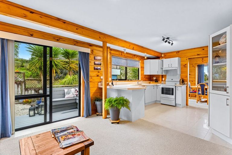 Photo of property in 2/301 Sunset Road, Sunnynook, Auckland, 0632