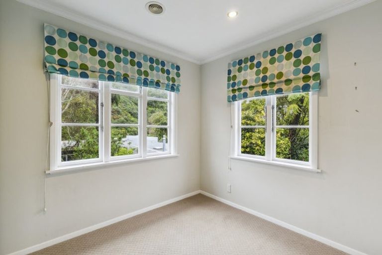 Photo of property in 54 Collins Avenue, Tawa, Wellington, 5028