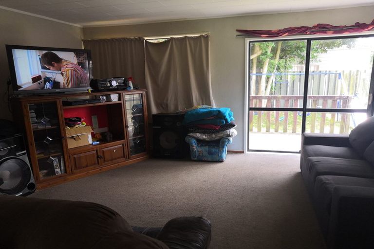 Photo of property in 2/12 Pawa Place, Manurewa, Auckland, 2102