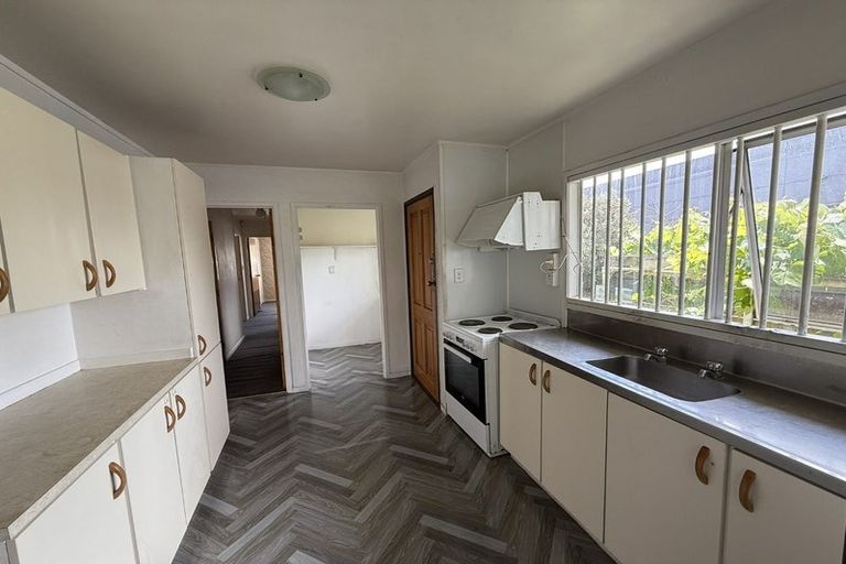 Photo of property in 190 Universal Drive, Henderson, Auckland, 0610