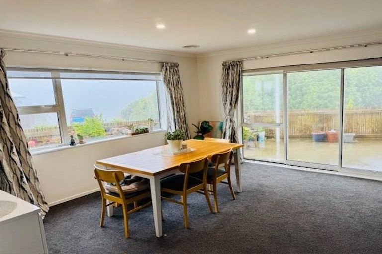 Photo of property in 8 Antigua Way, Grenada Village, Wellington, 6037