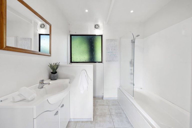 Photo of property in 3 Ridge Road, Lake Okareka, Rotorua, 3076