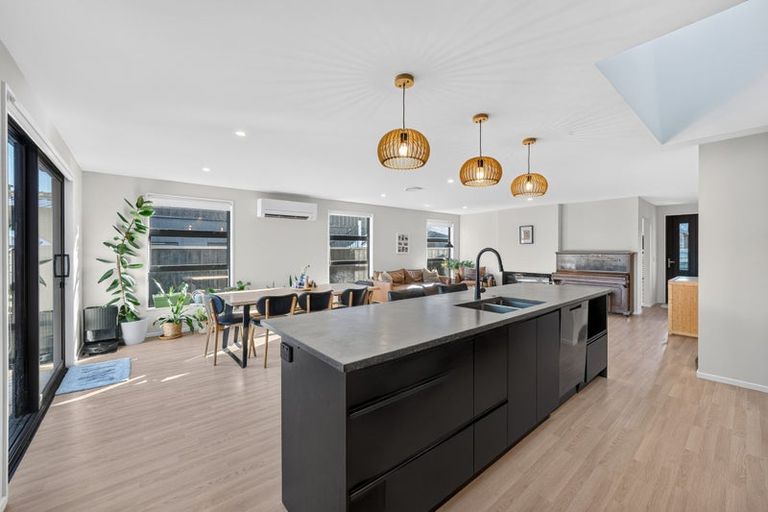 Photo of property in 79 Bannister Street, Jacks Point, Queenstown, 9371