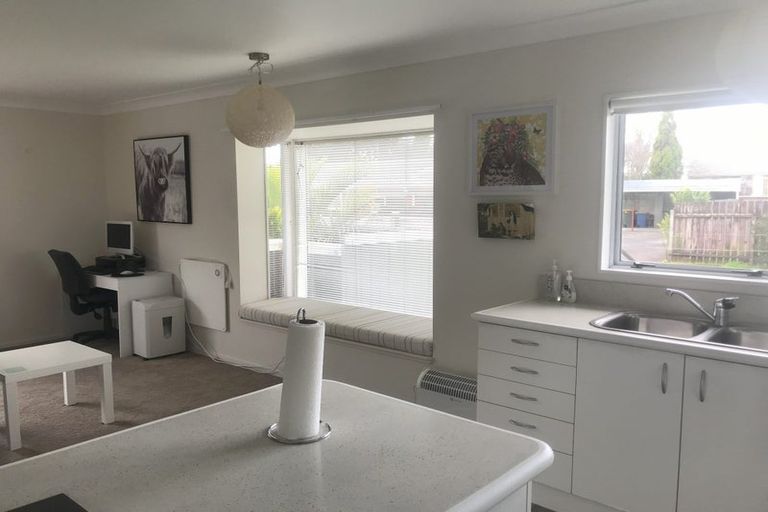 Photo of property in 1/28 Rewarewa Road, Te Atatu Peninsula, Auckland, 0610