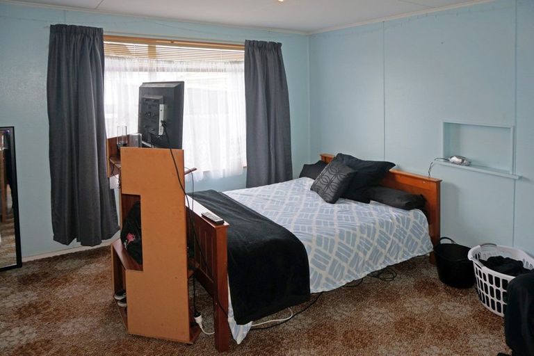 Photo of property in 231 Princes Street, Strathern, Invercargill, 9812