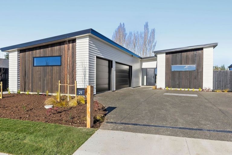 Photo of property in 21 Kelly Street, Rangiora, 7400