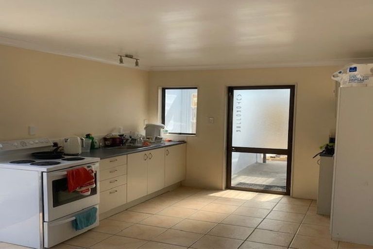 Photo of property in 33a Springs Road, Parakai, 0830