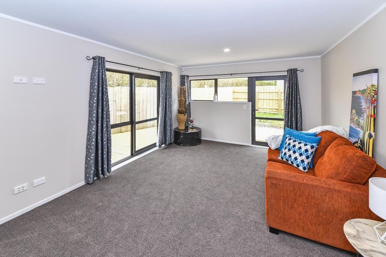 Photo of property in 67b Arimu Road, Papakura, 2110