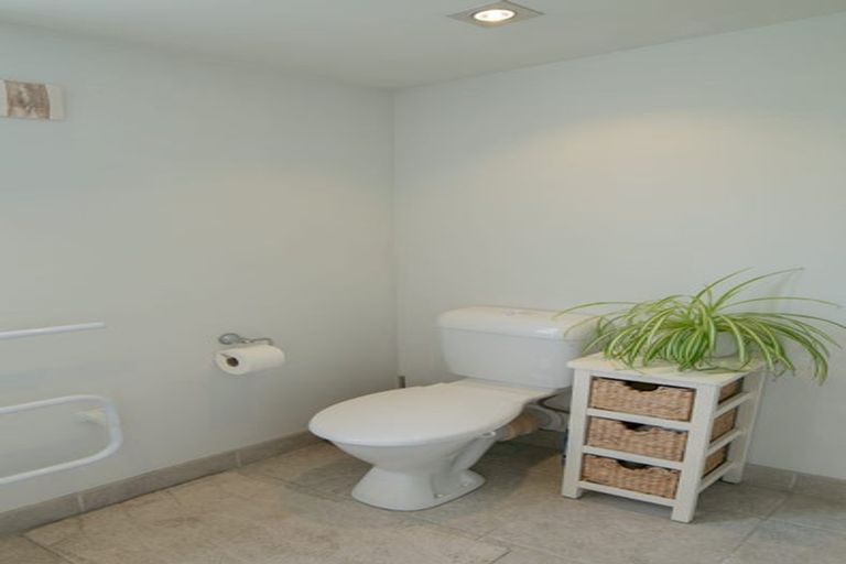 Photo of property in 13a Graham Avenue, Te Atatu Peninsula, Auckland, 0610