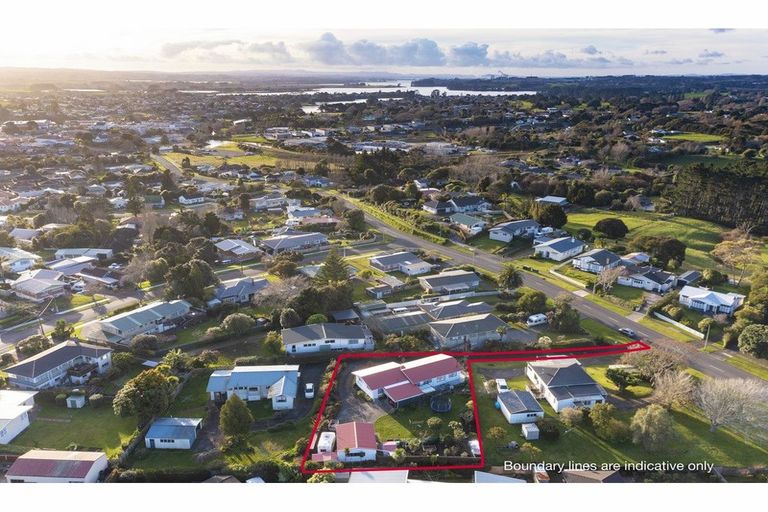 Photo of property in 57 Victoria Avenue, Waiuku, 2123