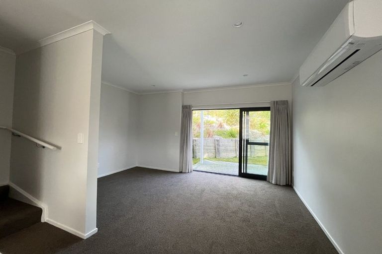 Photo of property in 11 Koreke Close, Kenepuru, Porirua, 5022