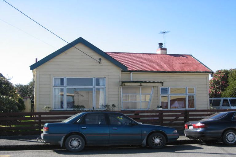 Photo of property in 22 Pembroke Street, Carterton, 5713