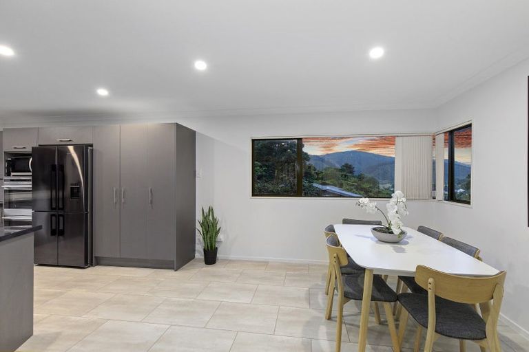 Photo of property in 6 Sylvan Way, Silverstream, Upper Hutt, 5019