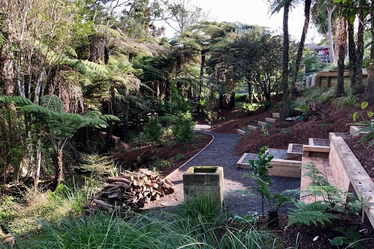 Photo of property in 35 Drome View Place, Beach Haven, Auckland, 0626