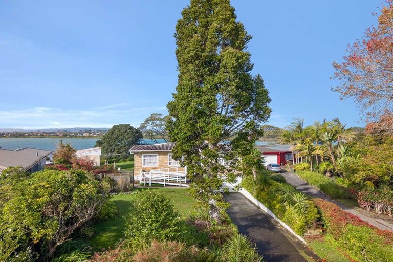 Photo of property in 14 Lucas Place, Weymouth, Auckland, 2103
