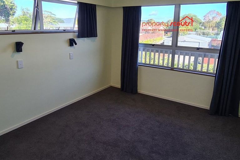 Photo of property in 15 Shearwater Street, One Tree Point, 0118