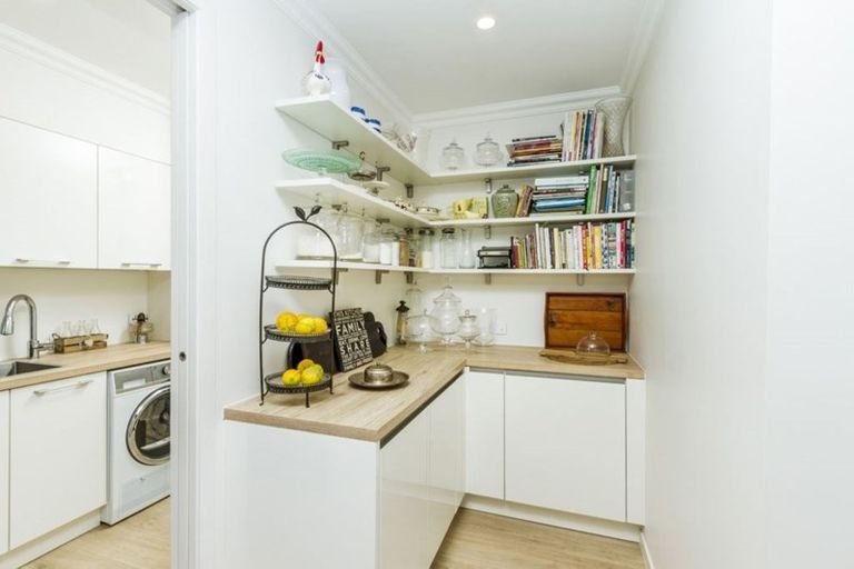 Photo of property in 1 Eric Farley Drive, Kumeu, 0810