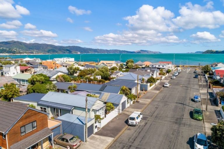 Photo of property in 16 Oriental Street, Petone, Lower Hutt, 5012