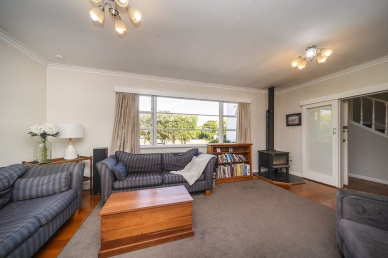 Photo of property in 9 Parata Street, Hokowhitu, Palmerston North, 4410