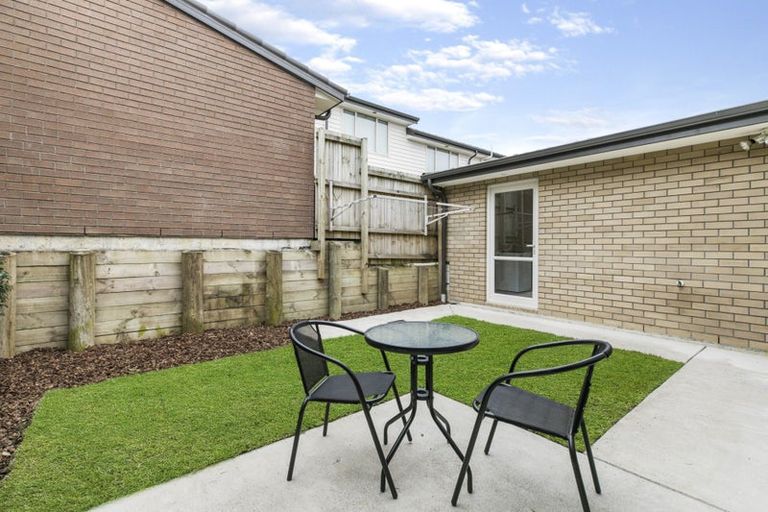 Photo of property in 17 Akeake Lane, Manurewa, Auckland, 2102